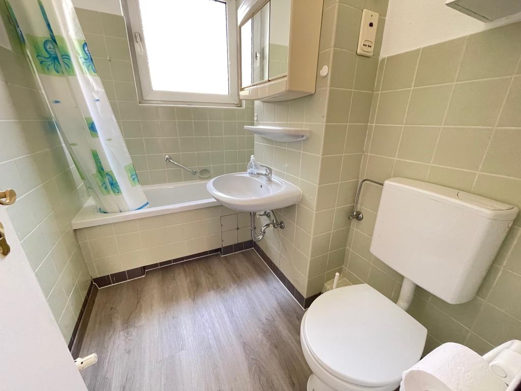 2 Zimmer Wohnung: Badezimmer