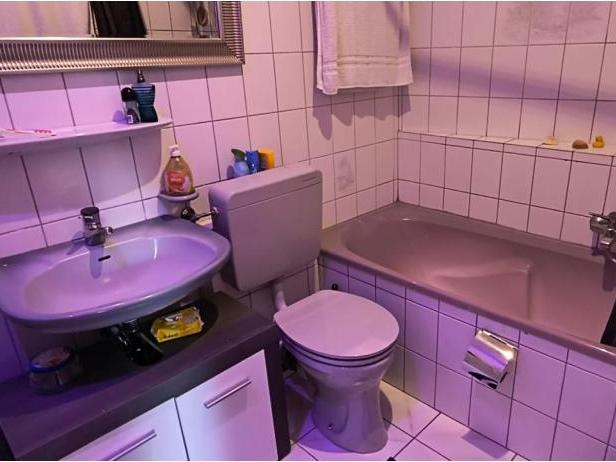 Badezimmer 3 Zimmer Wohnung: Badezimmer