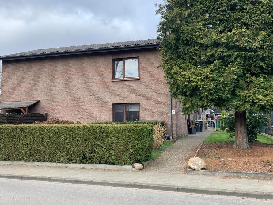 Doppelhaush&auml;lfte: Hausansicht_Seite